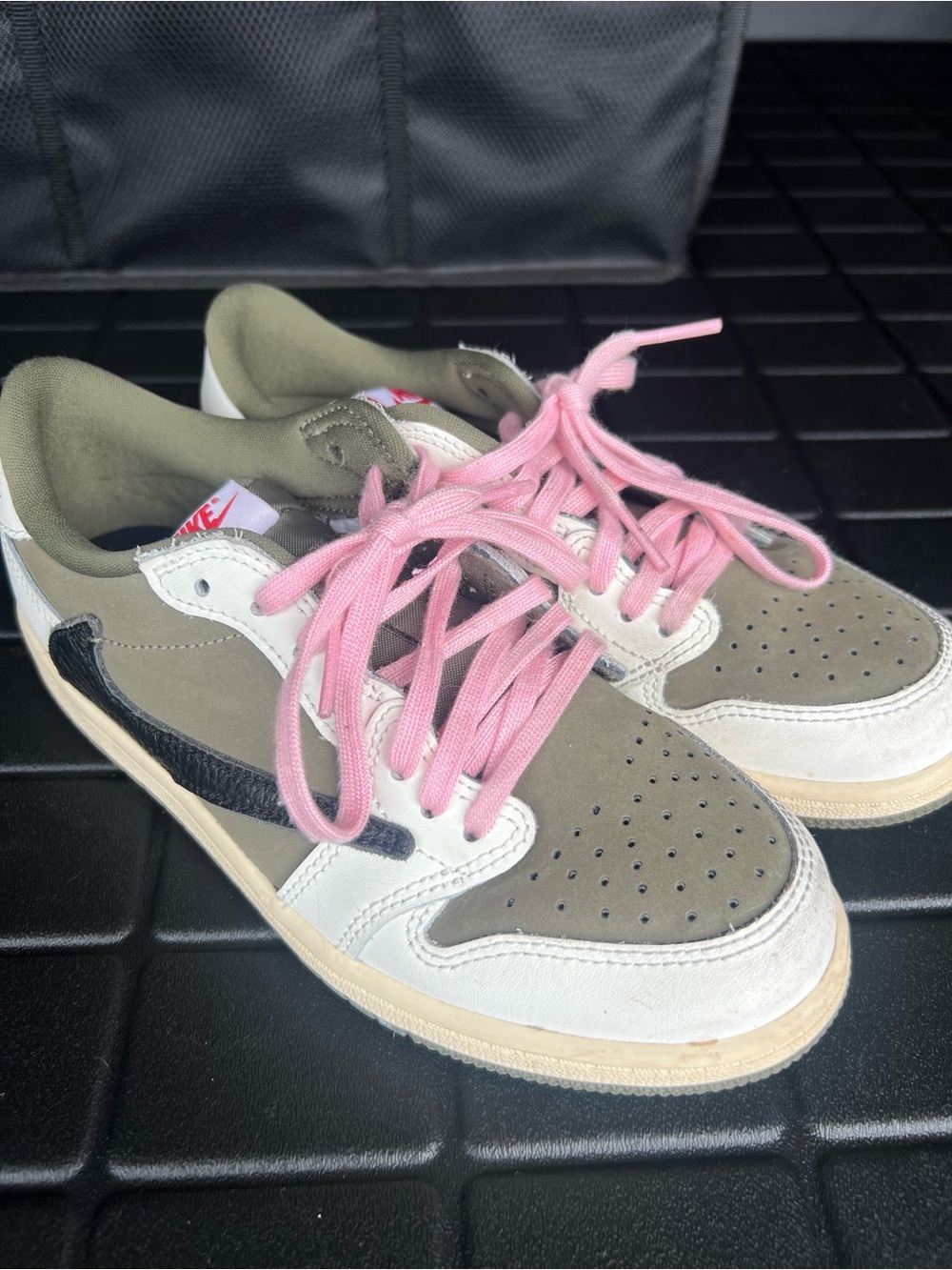 Travis Scott x Jordan low youth sneaker 2.5